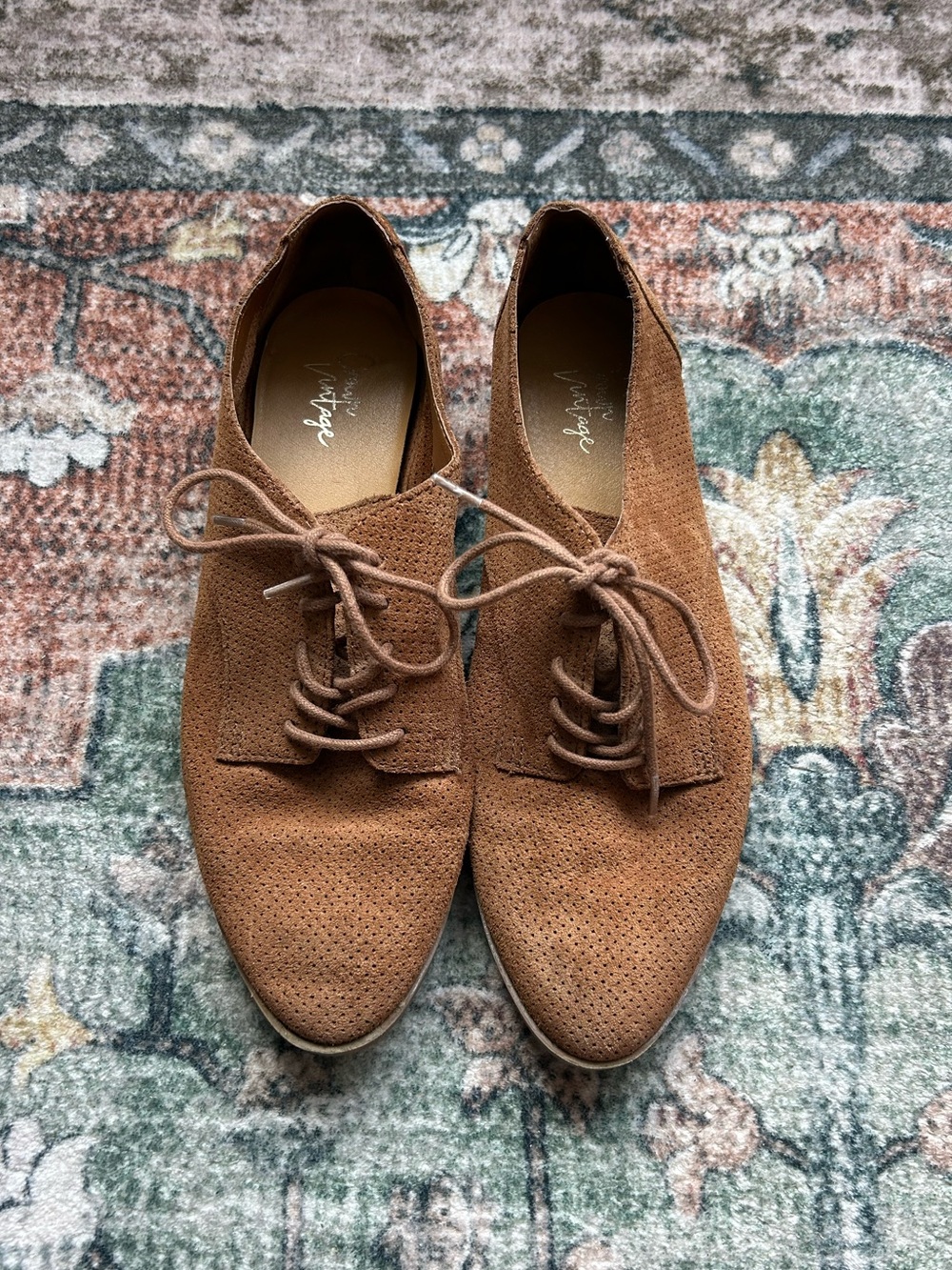 Crown Vintage Tan Lace-Up Oxfords